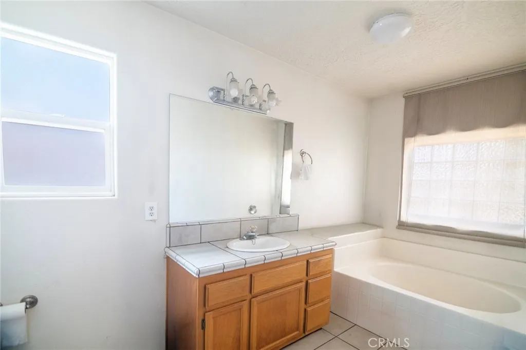 8871 Avocado Avenue, Hesperia, California 92345 home-pic-10